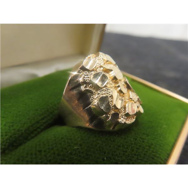 10Kt Gold Nugget Style Size 9 Ring 5gr.