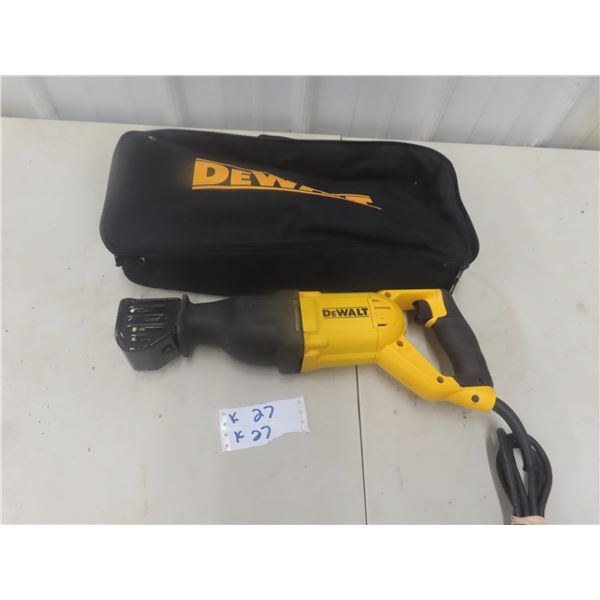Dewalt DWE30S 12Amp Reciprocating Saw with Case Working 