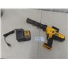 Image 1 : Dewalt 20v Adhesive Gun with Charger+ Battery Works