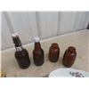 Image 4 : Vases. Bottles