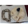 Image 3 : 2 Vintage Ladies Hats, 4 Fur Collars + 