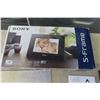 Image 2 : Sony 7" Digital Picture Frame, Remote 
