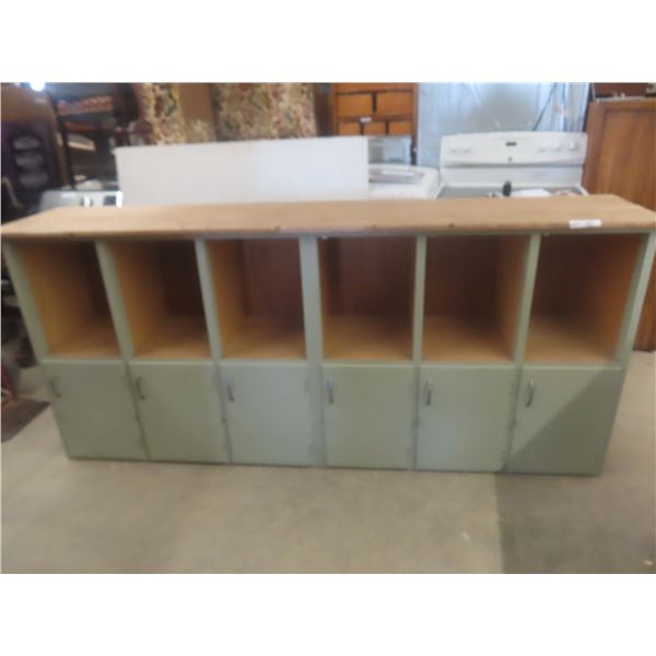 Store Counter 89"x18 1/2x39"