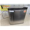 Image 1 : Bar Fridge Igloo 19"x18"x18"
