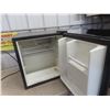 Image 2 : Bar Fridge Igloo 19"x18"x18"