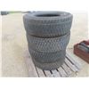 Image 4 : Ser of 4 Tires Bridgestone 235/70 R16