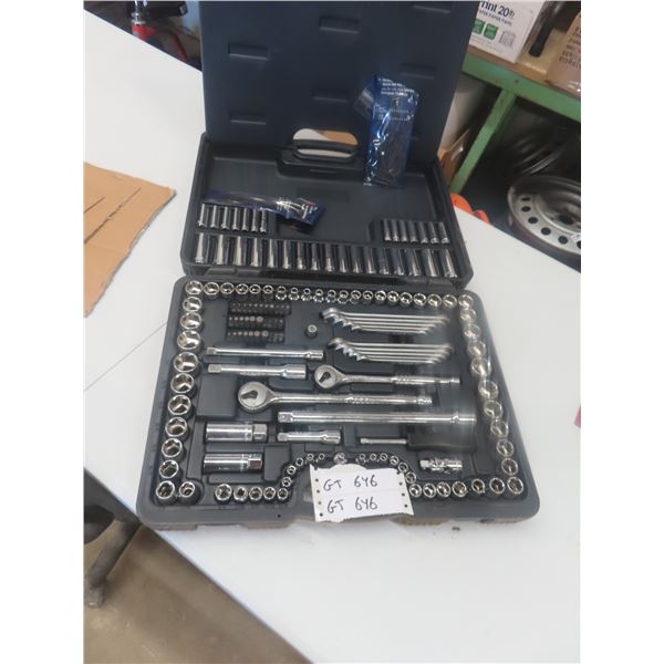 Mastercraft Tool Set in Case, Wrenches 