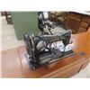Image 3 : Singer Electric Sewing Machine with Cabinet