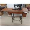 Image 4 : Singer Electric Sewing Machine with Cabinet
