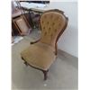 Image 4 : Occasional Button Back Chair