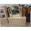 Image 2 : 4 Piece White Oak Bedroom Set : Dresser 28"x72"x21" 