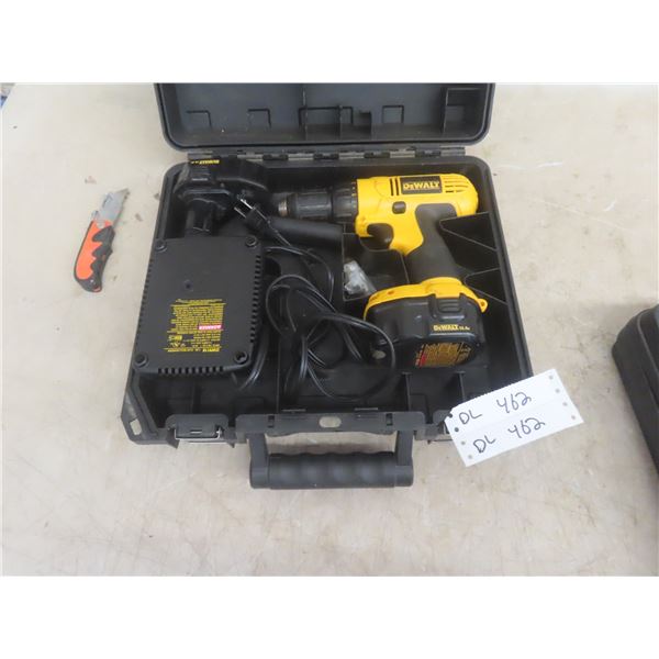 Dewalt 14.1 V 3/8 Drill with 2 Batteries, Charger+ Case - Working