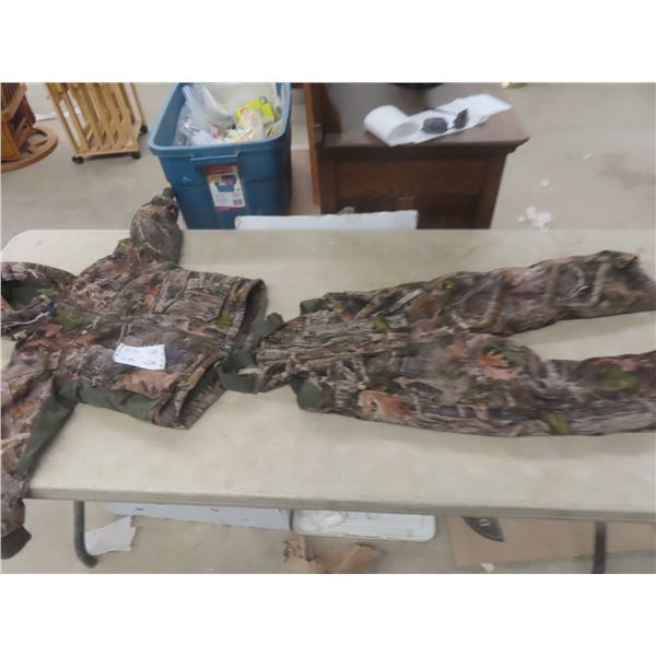 Red Head Boys 2 Piece Camo Snow Suit Size Small