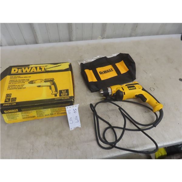 Dewalt 8Amp 3/8" Drill With Case Appears New 