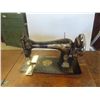 Image 2 : Singer Treedle Sewing Machine 