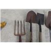 Image 2 : Yard Tools , Shovels, Rakes 