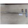 Image 1 : 32" T Handle Easy to Push into Soil Deep