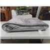 Image 2 : Area Rug 6ftx 9ft - New or Store Return 