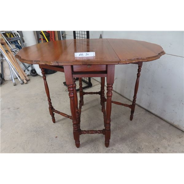 Gate Leg Table 29x30x12 Extends to 40''