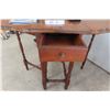 Image 2 : Gate Leg Table 29x30x12 Extends to 40''