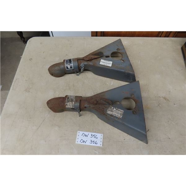 2 Receiver Hitches for a 2'' Ball