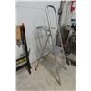 Image 4 : Work Mita Bench and Aluminum 2 Step Stepper