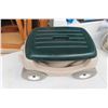 Image 3 : Rolling Garden Stool