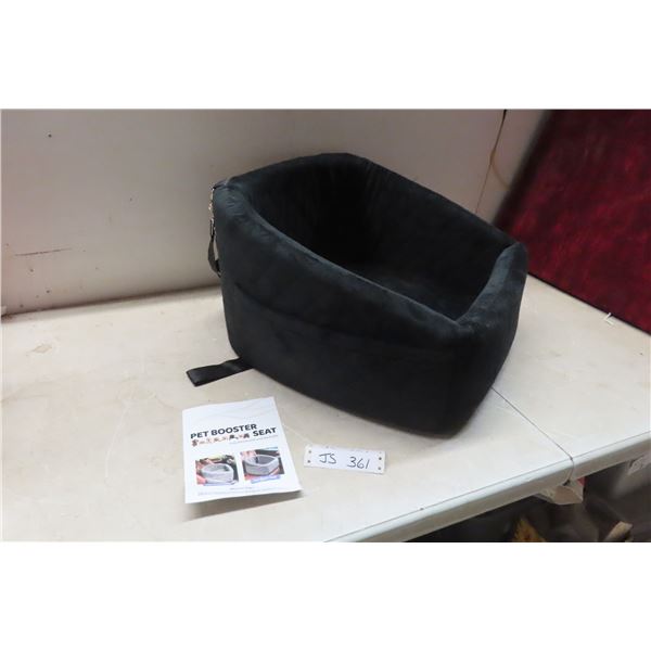 Pet Booster Seat New or Store Return 