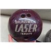 Image 2 : (2) 10-Pin Bowling Balls and Tote Bag