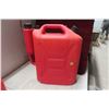 Image 3 : 3 Plastic Gas Containers