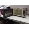 Image 3 : Panasonic Microwave
