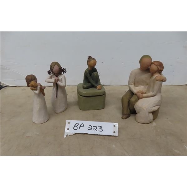4 Willow Tree Figurines 5 3/4'' High 