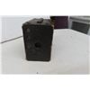 Image 13 : Vintage Cameras Brownie Hawkeye, Colourburst 50, Kodak, Polaroid and Accessories