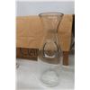 Image 2 : 19 Cordial 2 oz Glasses, 12 Decantors 500ml, Coffee Dispenser 