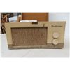 Image 2 : Vintage Seabreeze Record Player