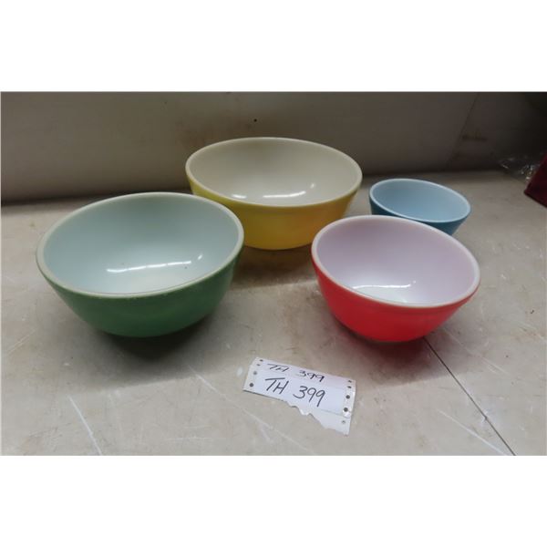 4 Primary Coloured Pyrex Mixing Bowels