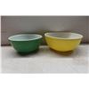 Image 3 : 4 Primary Coloured Pyrex Mixing Bowels