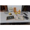 Image 1 : Honey Pictures, Honey Jar, Metal Bee, Ceramic Boot, Welcome Vase and More