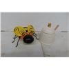 Image 6 : Honey Pictures, Honey Jar, Metal Bee, Ceramic Boot, Welcome Vase and More