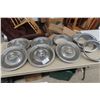 Image 1 : 5 Hubcaps and 4 Beauty Rings