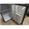 Image 3 : Danby Silhouette Bar Fridge 27'' x 19'' x 18'' 
