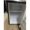 Image 4 : Danby Silhouette Bar Fridge 27'' x 19'' x 18'' 
