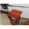 Image 3 : 2 Stands (1) 30'' x 12'' x 12'' & (1) 20'' H x 13'' Diam. 