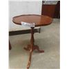 Image 4 : 2 Stands (1) 30'' x 12'' x 12'' & (1) 20'' H x 13'' Diam. 