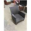 Image 1 : Swivel Rocking Sunroom Chair 