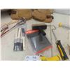 Image 5 : Carpentry Belt, Painting Rollers, Paint Brushes, Scrapers 