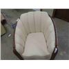 Image 4 : Antique Living Room Chair 