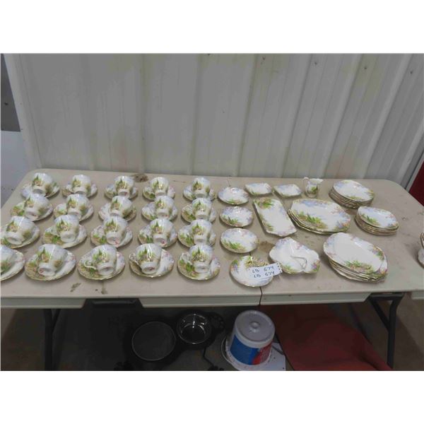73 pce Place Setting 'Royal Albert Crown China'