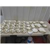 Image 1 : 73 pce Place Setting 'Royal Albert Crown China'