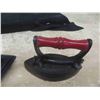Image 2 : 3 Old Irons 